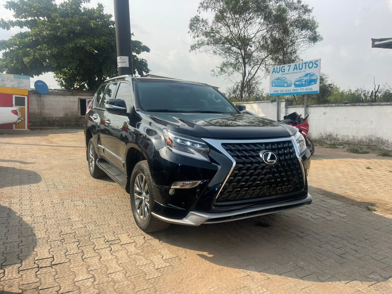Lexus GX 460 thumbnail 2