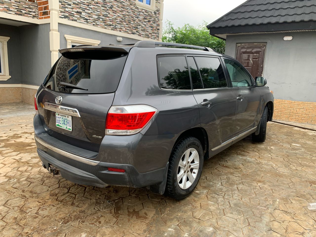 Toyota Highlander thumbnail 2